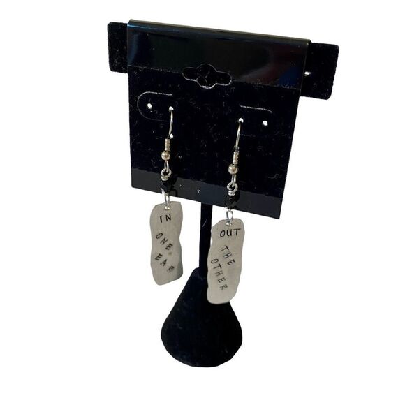 “In one ear” “Out the other” Hammered Silver Toned Drop Earrings. - Picture 4 of 6